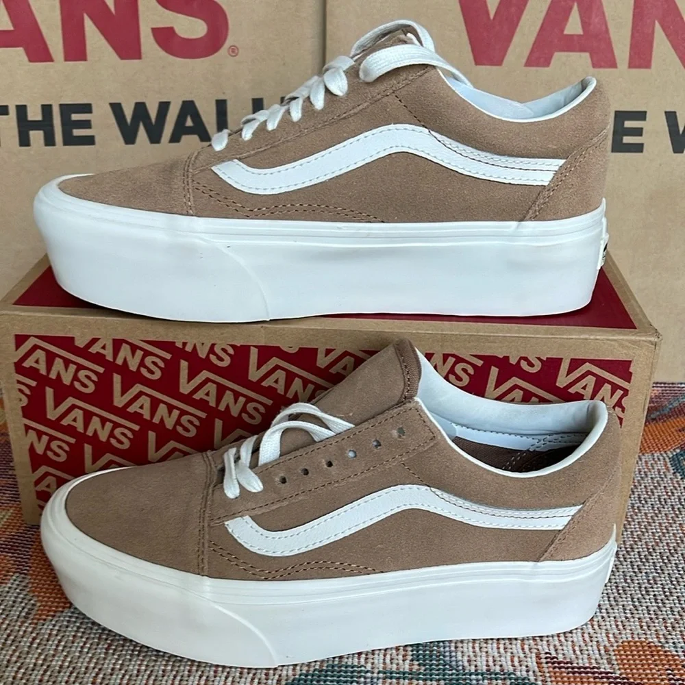 Vans men’s Old Skool Stacked Soft Suede Burro/True White 
VN0A7Q5MB69
Platforms - Picture 15 of 16